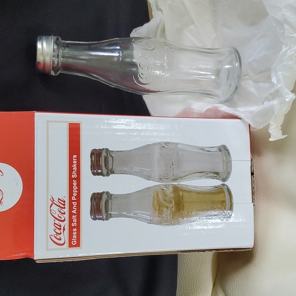 Vintage Coca-Cola Glass Salt And Pepper Shakers. - Picture 1 of 1